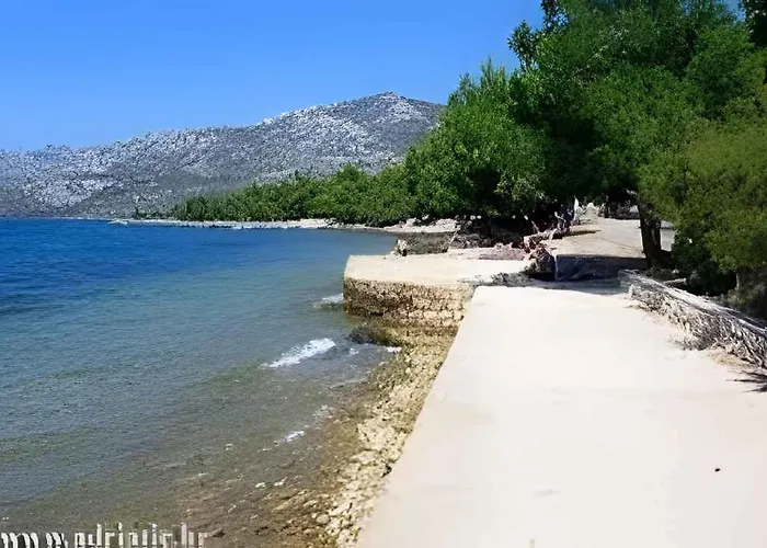 In 6793 דירה *