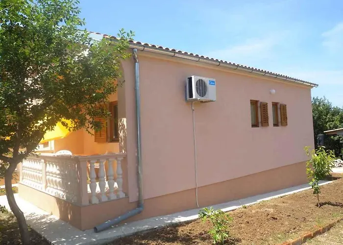 In 6793 아파트 로바니스카